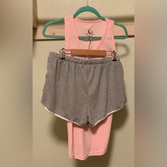 Two piece PJ' XL

00403 - Picture 3 of 6